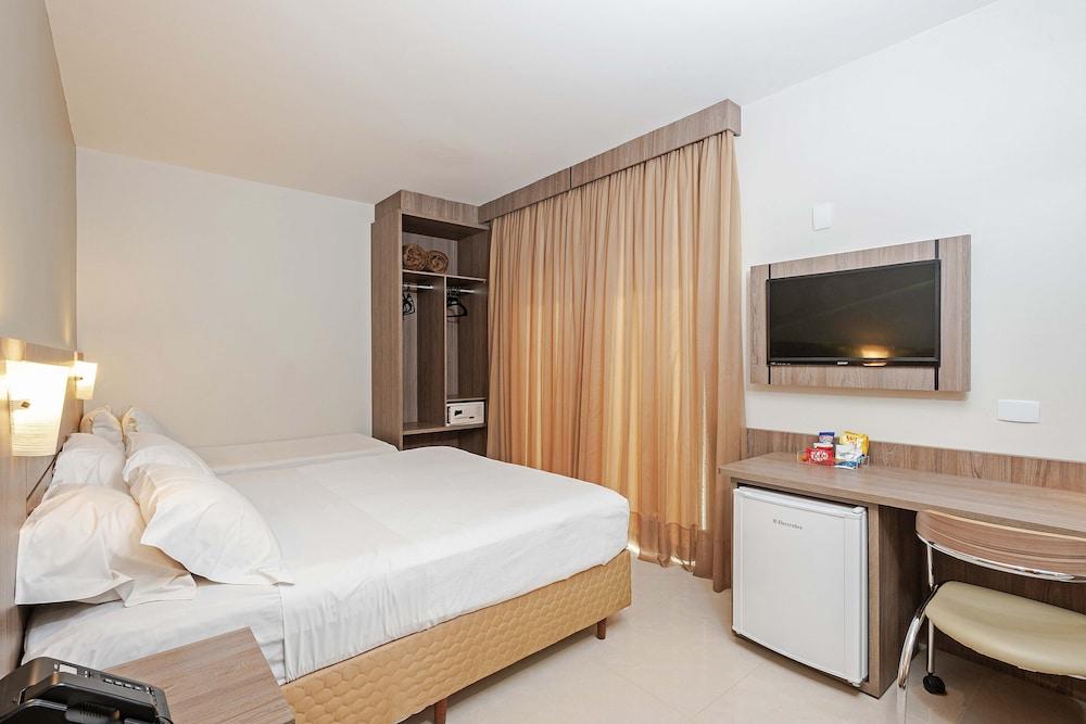 Slim Curitiba Av Das Torres Exterior photo