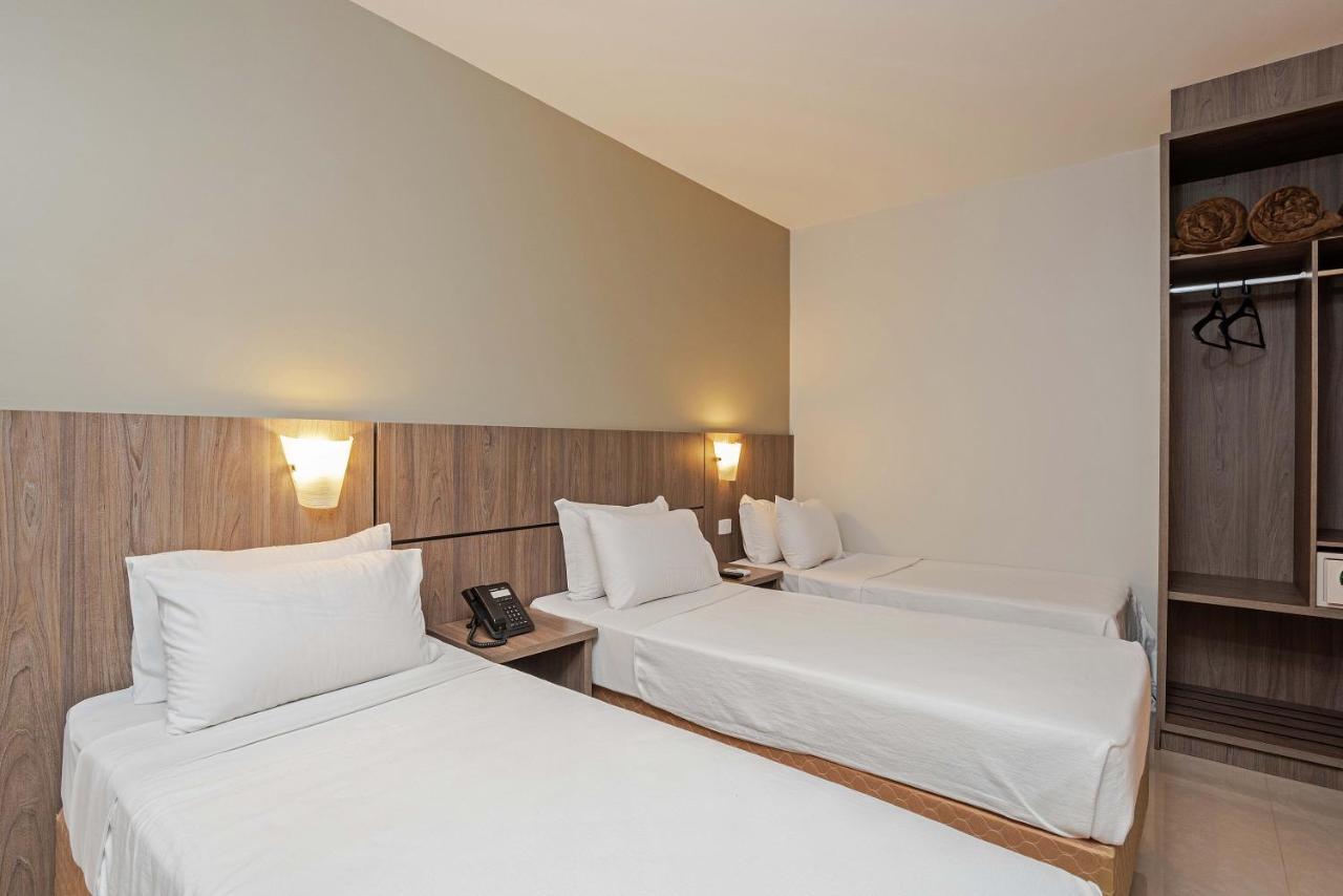 Slim Curitiba Av Das Torres Exterior photo